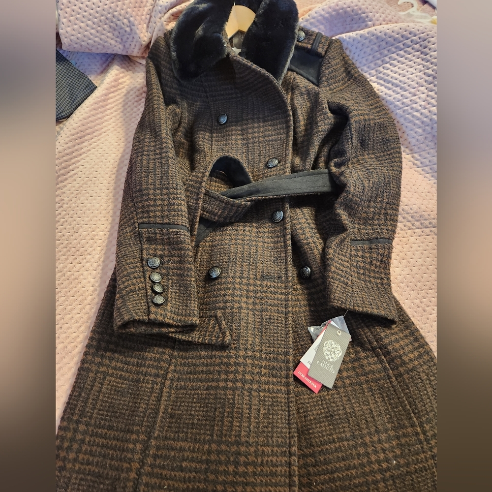 Vince Camuto wool coat with luxe faux fur, double buttons size Small